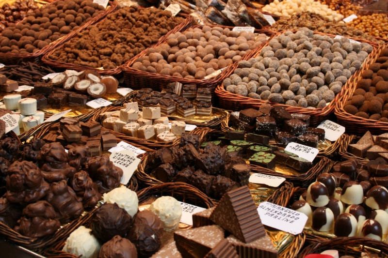 boulangerie-CHATEAUNEUF VILLEVIEILLE-min_chocolates_chocolate_nibble_sweetness_fine_chocolates_gourmet_candy_brand-752083