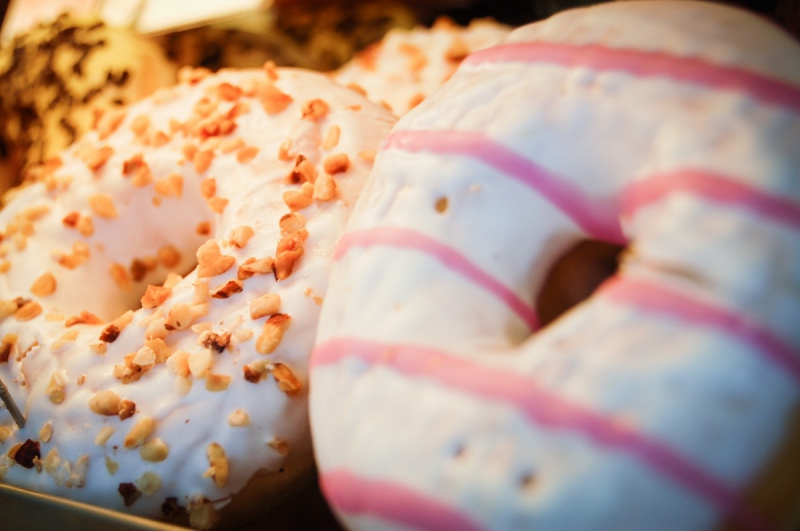 boulangerie-CHATEAUNEUF VILLEVIEILLE-min_donuts_sweets_pastries_pastry_shop_cake_cakes_bakery_eating-987656